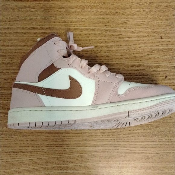 Jordan Women's Sneakers in Pink and Brown - Picture 4 of 7